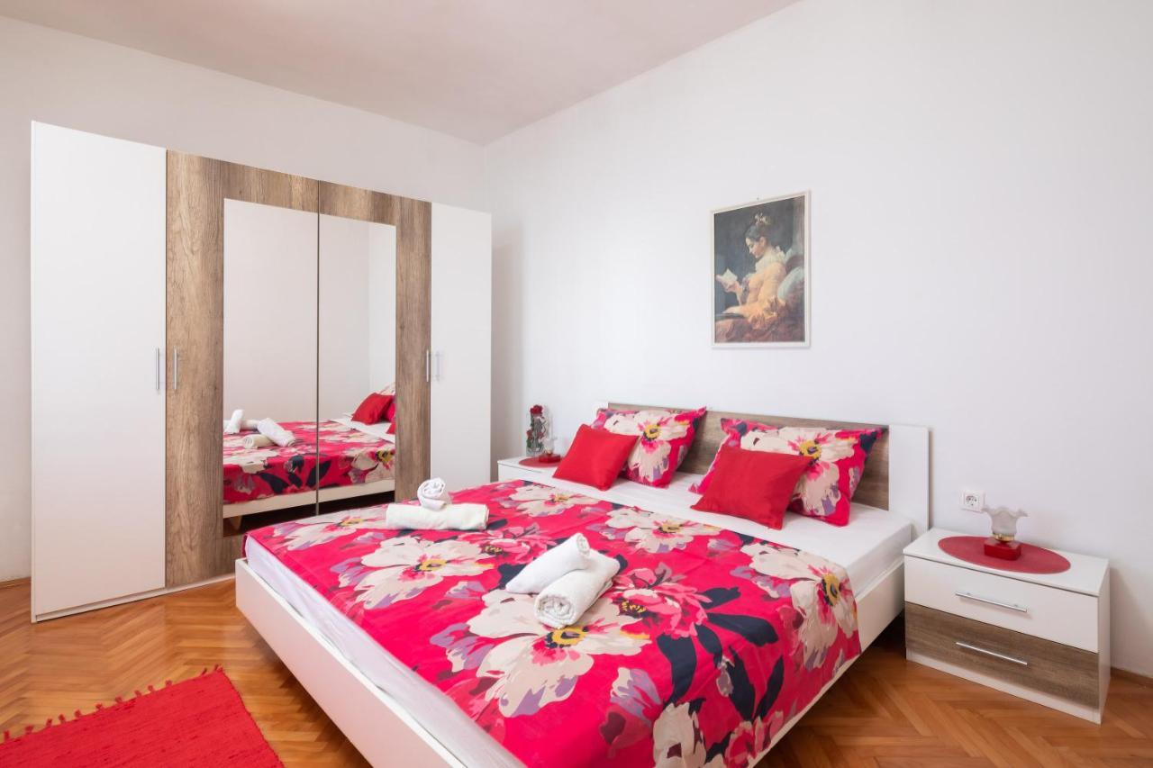 Sky Way Apartments Дуги Рат Екстериор снимка