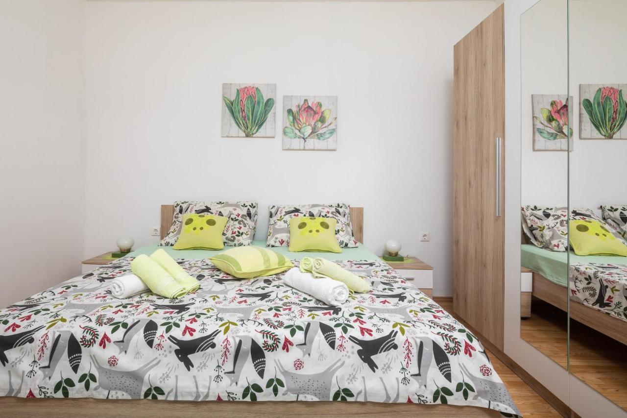 Sky Way Apartments Дуги Рат Екстериор снимка