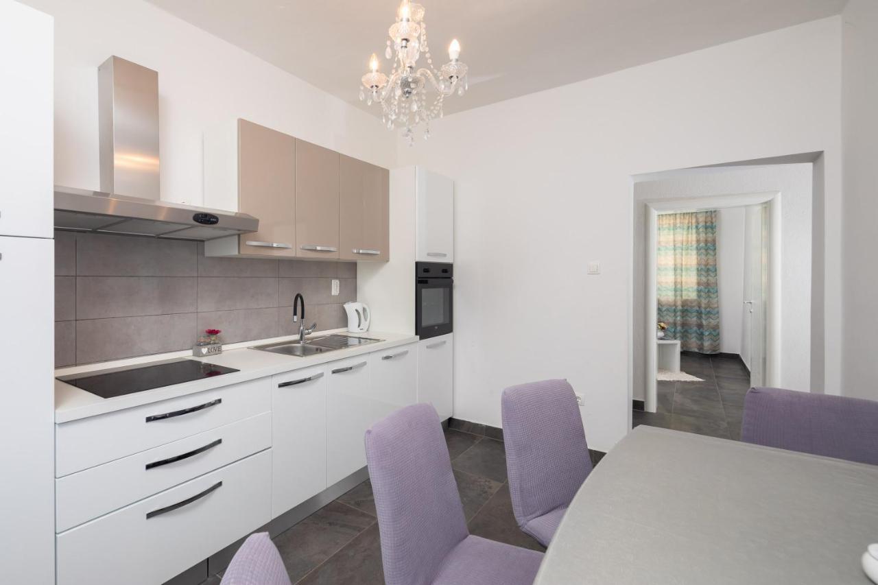 Sky Way Apartments Дуги Рат Екстериор снимка