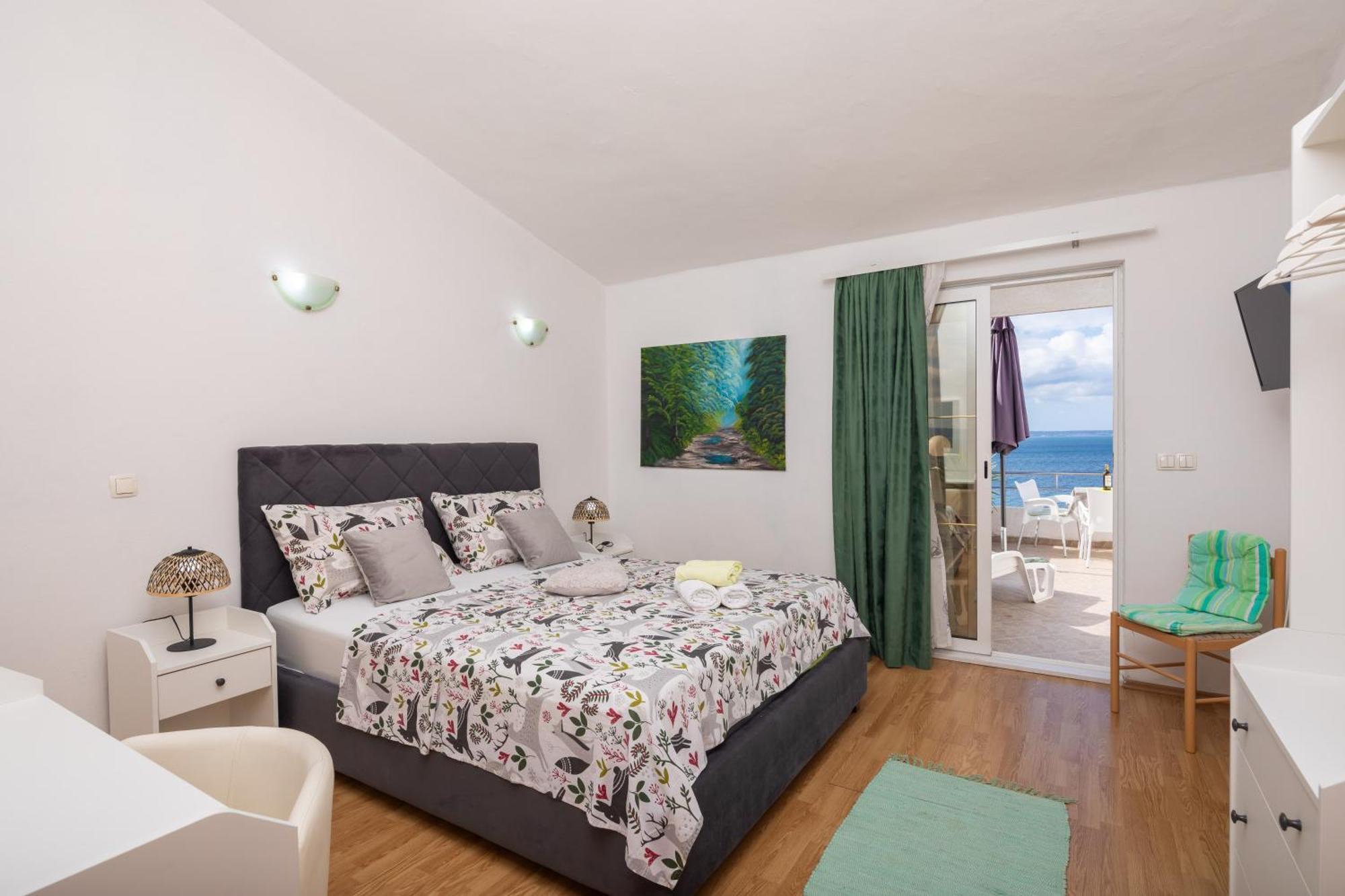 Sky Way Apartments Дуги Рат Екстериор снимка
