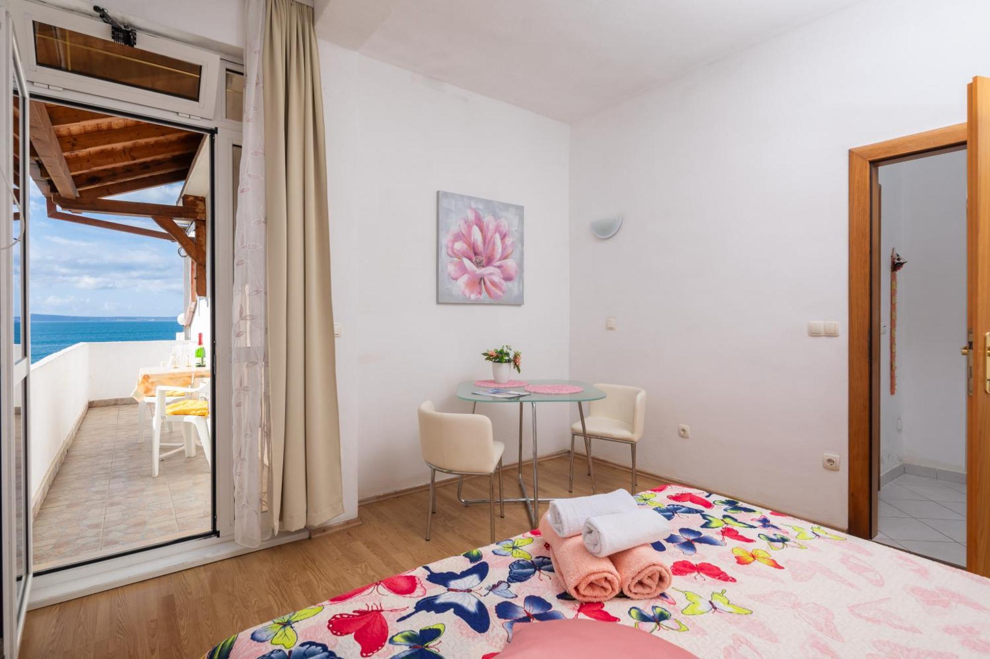 Sky Way Apartments Дуги Рат Екстериор снимка