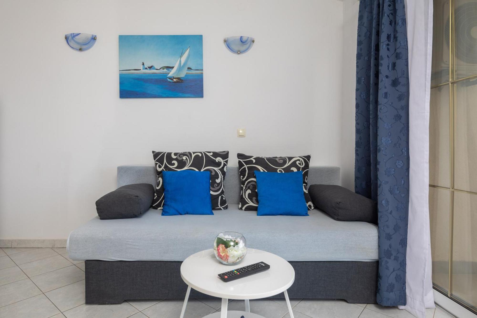 Sky Way Apartments Дуги Рат Екстериор снимка